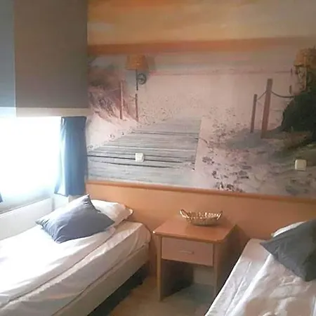 Hotel Velsen 2*