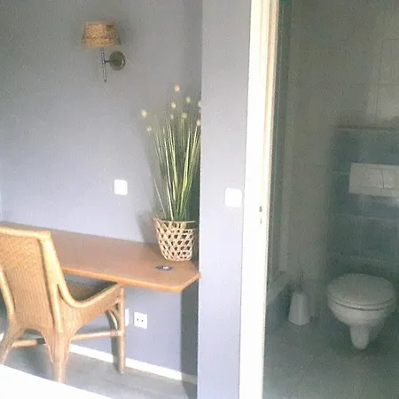 Hotel Velsen 2*