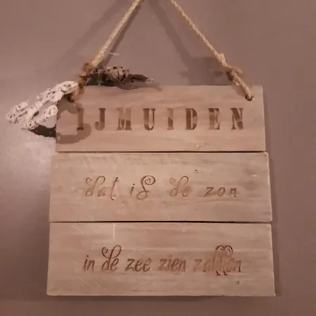 Velsen Hotel 2*